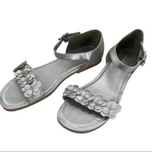 NEW Land’s End Flower Ankle Strap Sandal Girls Sz 5 Metallic Silver